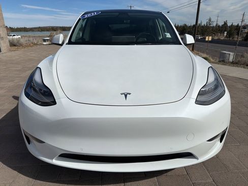Used 2021 Tesla Model Y 2WD image 3
