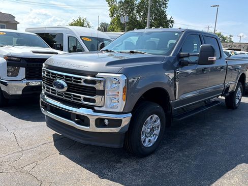 Used 2024 Ford F250 XLT w/ Snow Plow Prep Package AWD/4WD image 3