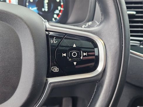 Used 2018 Volvo XC90 T5 Momentum w/ Convenience Package image 28
