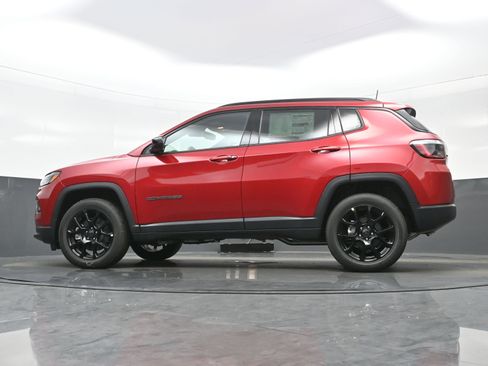 New 2026 Jeep Compass Latitude image 12
