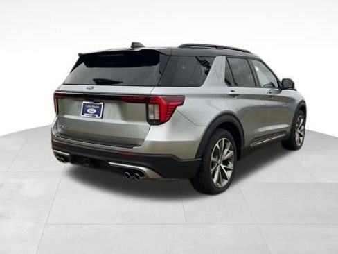 Used 2025 Ford Explorer Platinum w/ Ultimate Package image 8