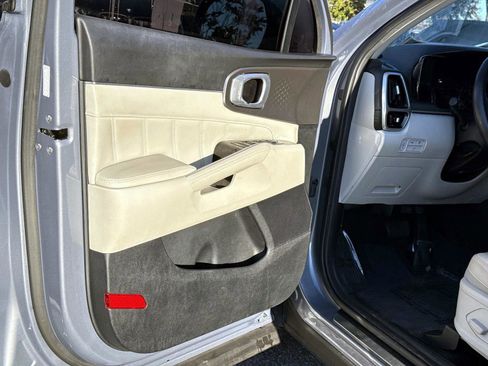 Used 2022 Kia Sorento SX image 22