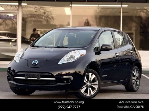 Used 2015 Nissan Leaf SV w/ Premium Package image 1