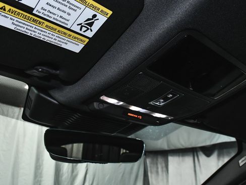 Used 2023 Land Rover Discovery Sport SE image 39