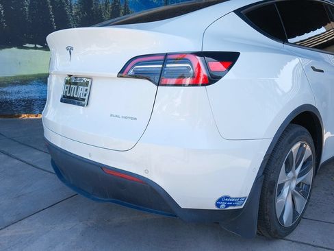 Used 2020 Tesla Model Y Long Range AWD/4WD image 27