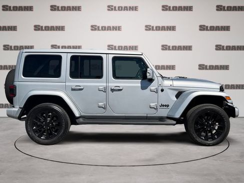 Used 2023 Jeep Wrangler Altitude image 6