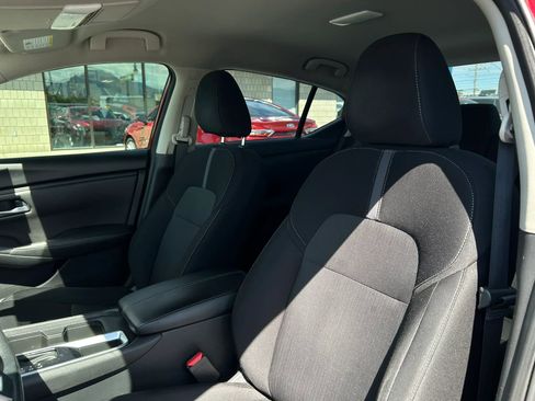 Used 2024 Nissan Sentra SV FWD image 7