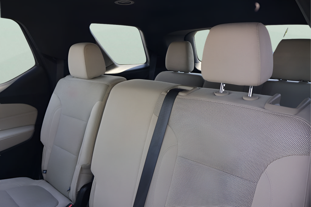 Used 2023 Chevrolet Traverse LS AWD/4WD image 14
