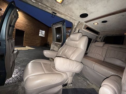 Used 1999 Chevrolet Express 1500 w/ Convenience Pkg image 11
