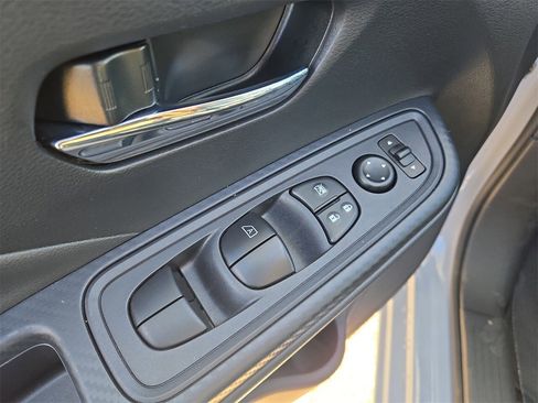 Certified 2025 Nissan Versa SV w/ Trunk Package image 17