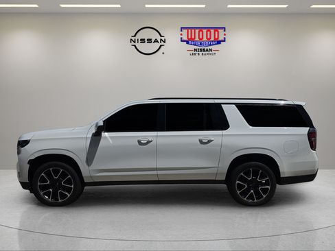 Used 2021 Chevrolet Suburban RST AWD/4WD image 5