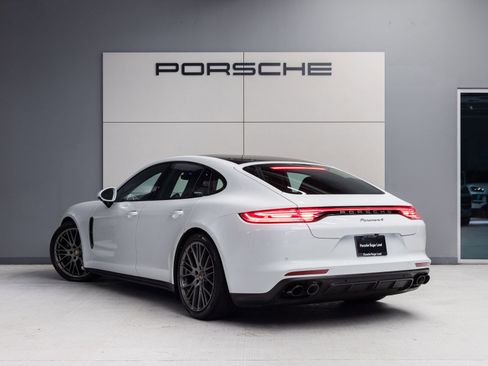 Certified 2023 Porsche Panamera 4 Platinum Edition AWD/4WD image 3