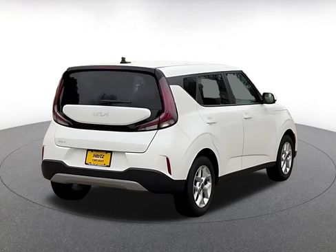 Used 2025 Kia Soul LX w/ LX Technology Package FWD image 14