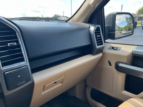 Used 2018 Ford F150 XLT w/ Equipment Group 302A Luxury AWD/4WD image 19