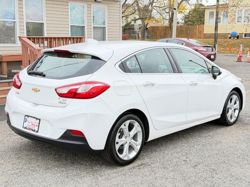 Used 2017 Chevrolet Cruze Premier image 4