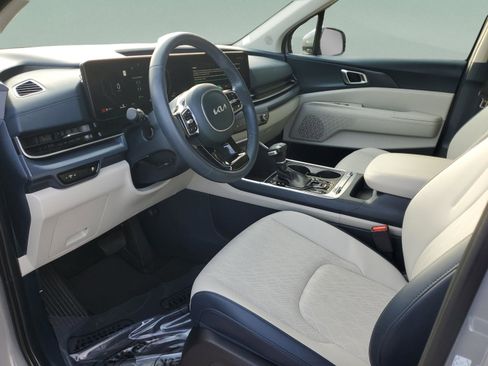 Certified 2025 Kia Carnival SX image 14