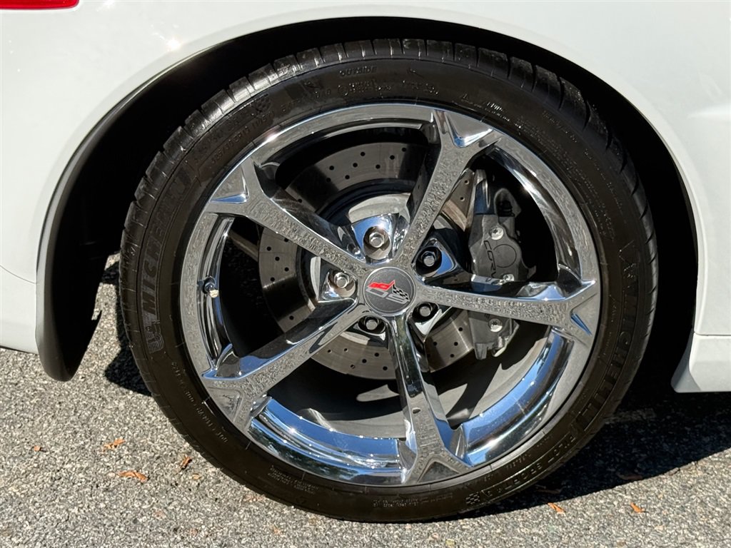 Used 2013 Chevrolet Corvette Grand Sport w/ 4LT Preferred Equipment Group RWD image 43