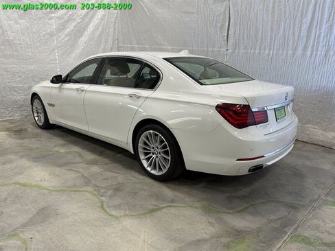 Used 2015 BMW 750Li RWD image 7