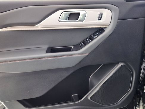 Used 2025 Ford Explorer Active image 16