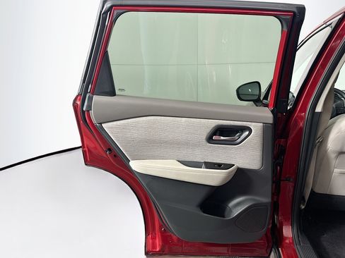 Used 2021 Nissan Rogue SV FWD image 25