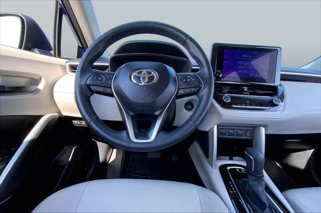 Certified 2025 Toyota Corolla Cross LE FWD image 6