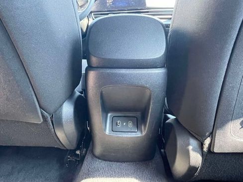 Used 2024 Hyundai Elantra SEL w/ Convenience Package FWD image 11