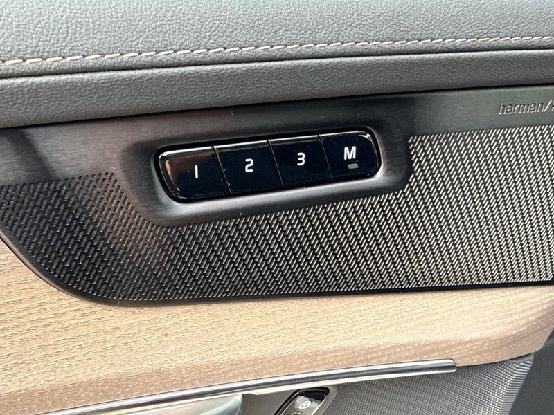 New 2027 Volvo XC90 B6 Plus AWD/4WD image 12