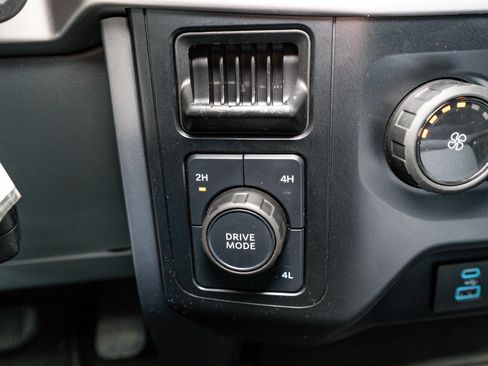 Used 2023 Ford F150 XLT w/ XTR Package image 25