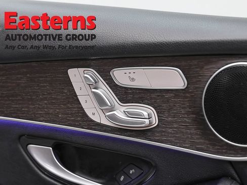 Used 2020 Mercedes-Benz GLC 300 4MATIC w/ Multimedia Package image 21