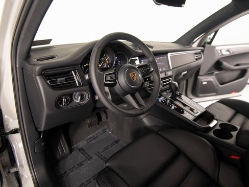 New 2026 Porsche Macan GTS image 18