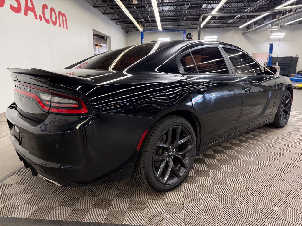 Used 2019 Dodge Charger SXT w/ Blacktop Package RWD image 7