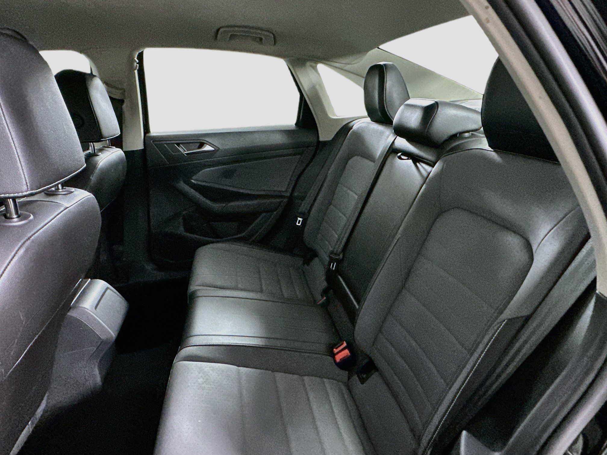Used 2025 Volkswagen Jetta SE FWD image 26