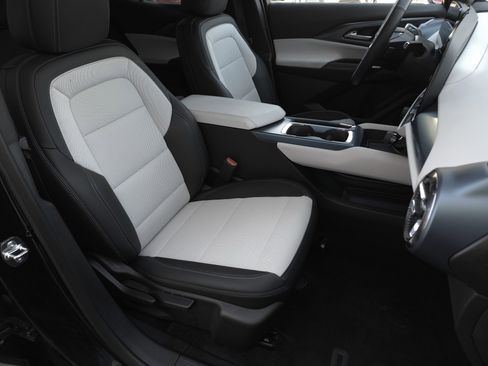 Used 2025 Chevrolet Equinox EV LT image 35