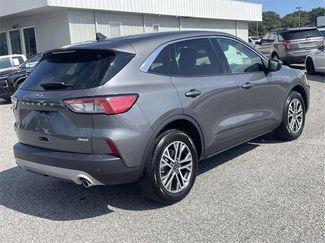 Used 2022 Ford Escape SEL video 3