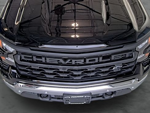 Used 2025 Chevrolet Silverado 1500 W/T w/ WT Safety Package AWD/4WD image 18