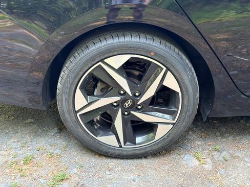 Certified 2023 Hyundai Elantra SEL w/ Convenience Package FWD image 7