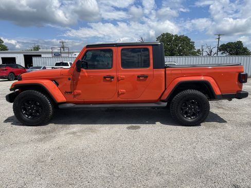Used 2023 Jeep Gladiator Sport AWD/4WD image 7