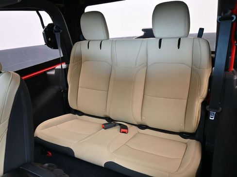 Used 2019 Jeep Wrangler Sport AWD/4WD image 11