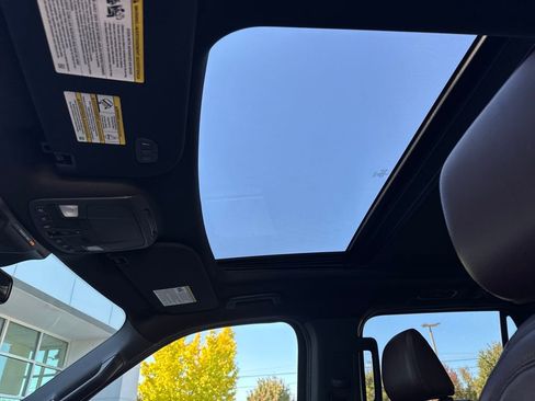 Used 2023 Ford Expedition Limited image 21