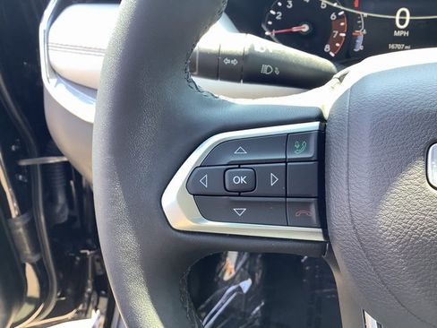 Used 2024 Jeep Compass Limited image 13