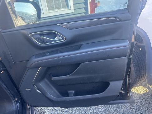 Used 2022 Chevrolet Suburban RST w/ Luxury Package image 12