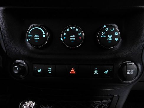 Used 2016 Jeep Wrangler Unlimited Sahara image 54