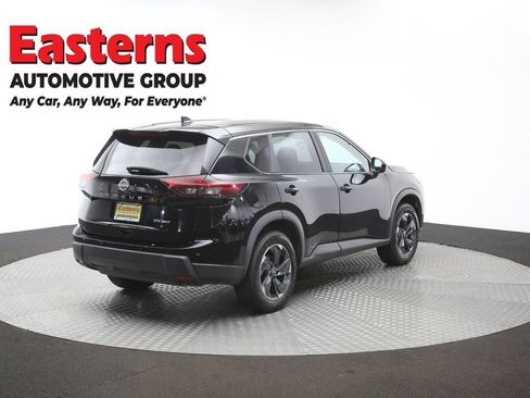 Used 2024 Nissan Rogue SV AWD/4WD image 38