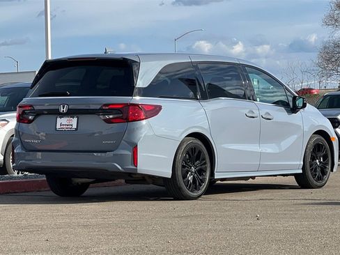 Used 2025 Honda Odyssey Sport-L image 5