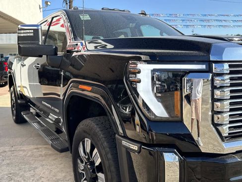 Used 2024 GMC Sierra 2500 Denali w/ Denali Reserve Package image 17