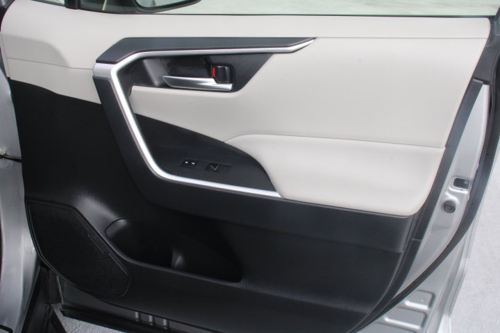 Used 2019 Toyota RAV4 XLE Premium w/ All Weather Liner Package FWD image 21