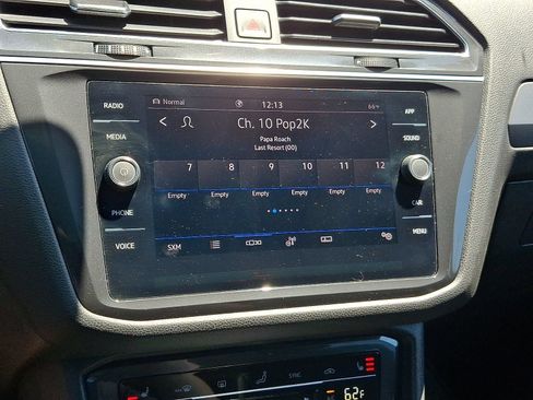 Used 2022 Volkswagen Tiguan SE AWD/4WD image 17