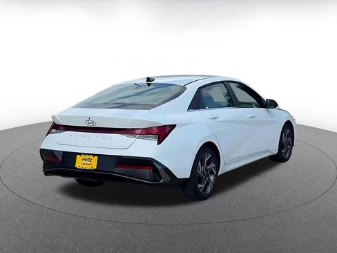Used 2025 Hyundai Elantra SEL FWD image 14