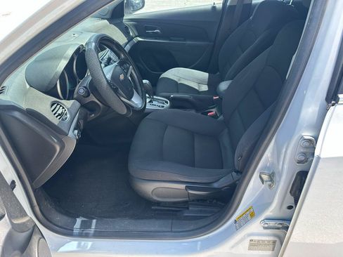 Used 2014 Chevrolet Cruze LT w/ Technology Package FWD image 10