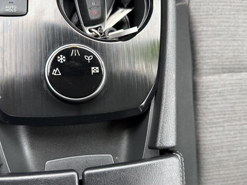 Used 2023 Nissan Rogue SV image 22